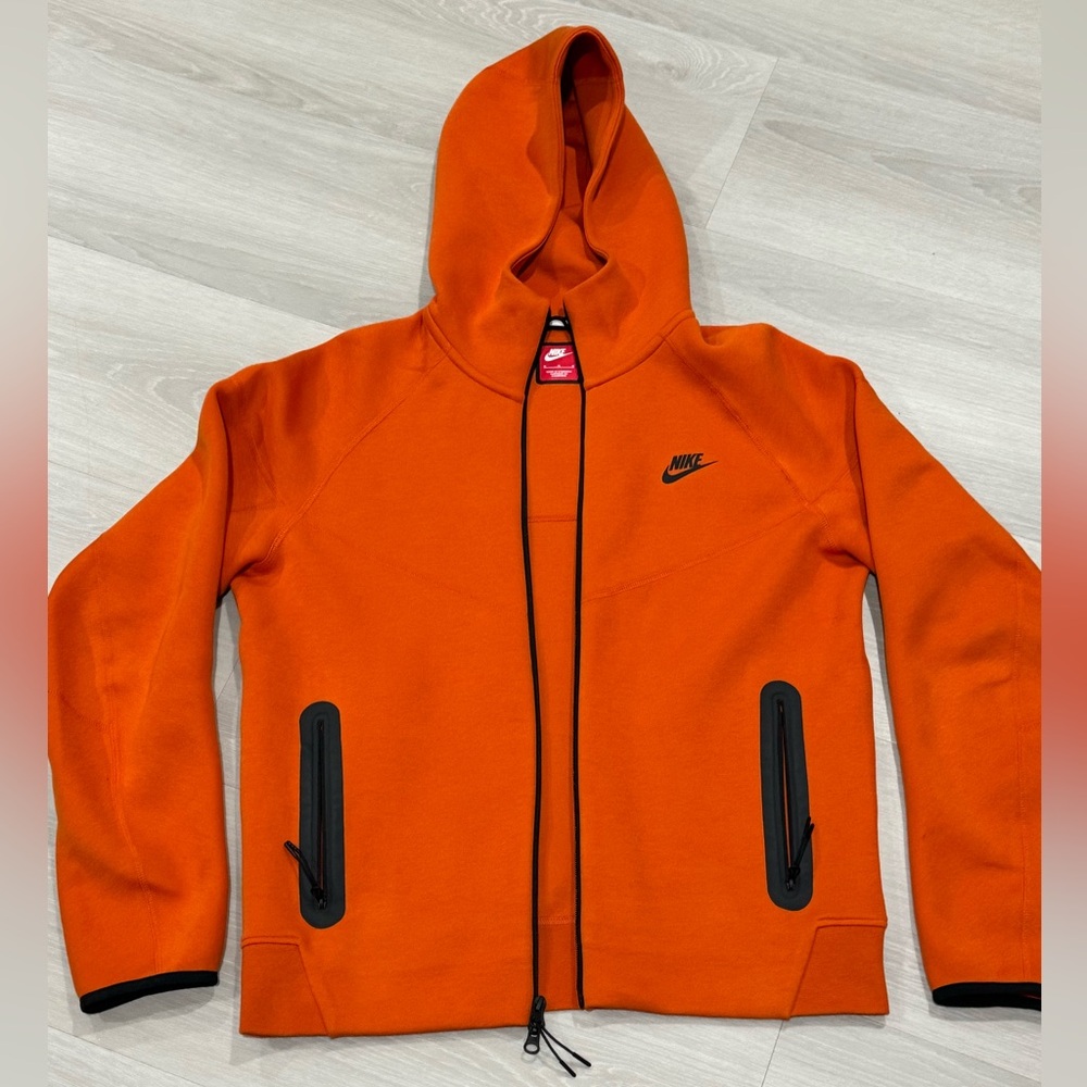 Nike Tech